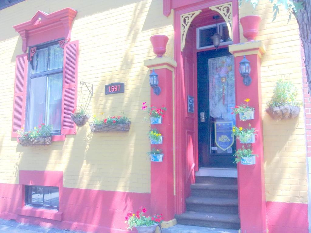 Gite Le St-Christophe Монреал Екстериор снимка